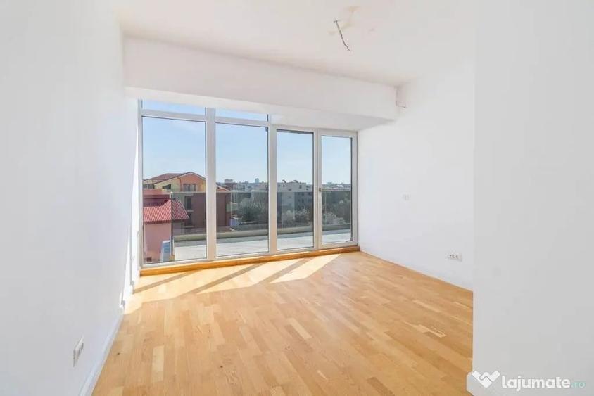 Apartament cu 4 camere decomandat în Sisești