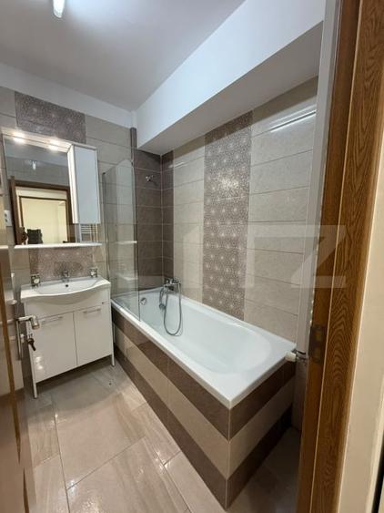 Apartament cu 2 camere semidecomandat, mobilat în Florești