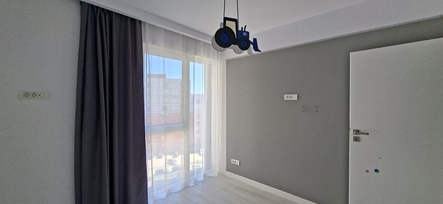 Apartament cu 2 camere semidecomandat, mobilat în Aradului