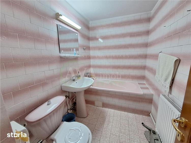 Apartament cu 3 camere decomandat în Ștefan cel Mare