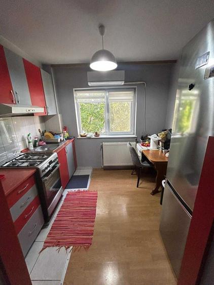 Apartament cu 3 camere decomandat în Iosia