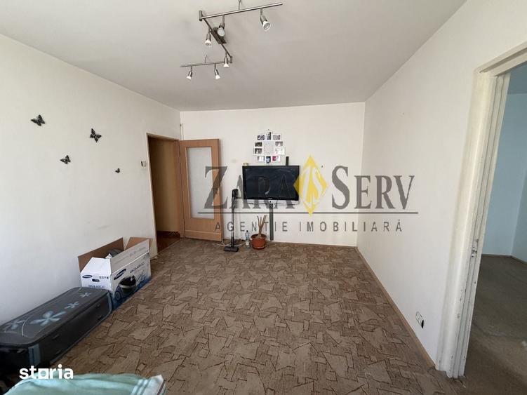 Apartament 3 camere de vanzare, Malu Ro?u Str. ?colii, Etaj 2 - 2
