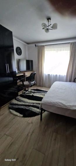 Apartament cu 3 camere decomandat, mobilat în Central