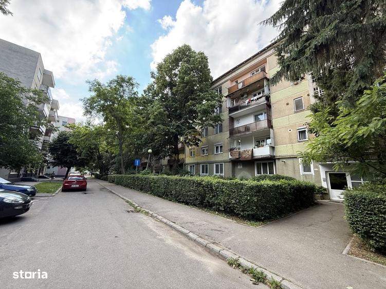 Apartament cu 4 camere decomandat în Cloșca