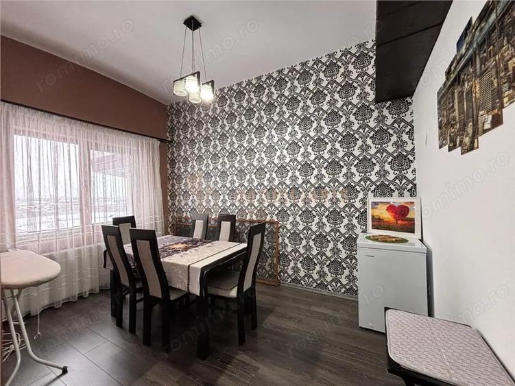 Apartament cu 3 camere decomandat în Central
