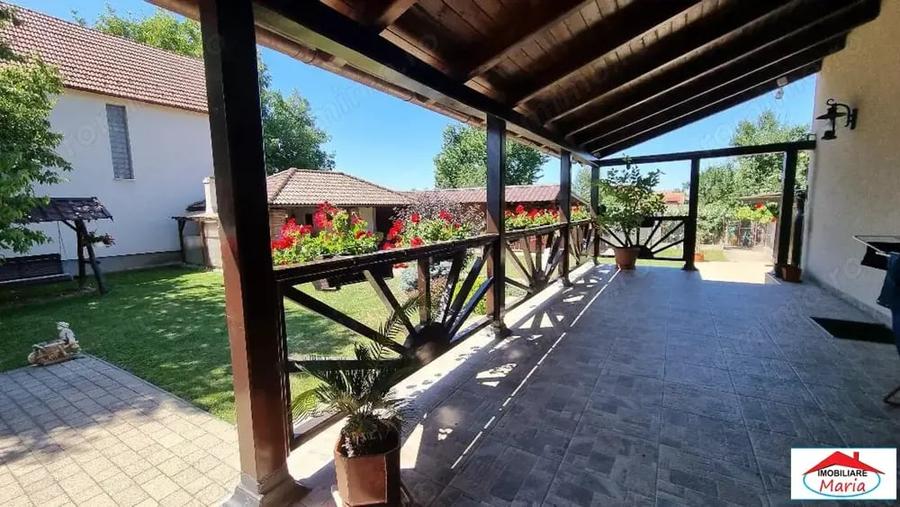 Casă cu Teren 1452 Mp în Lazuri