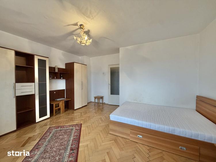 Garsonieră decomandată în Fabric