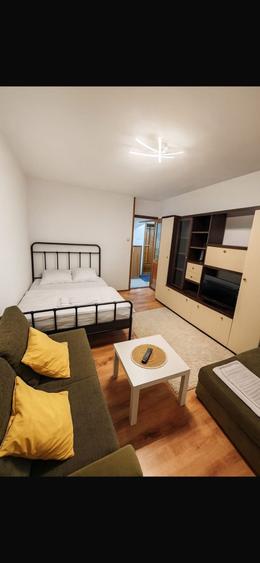 Garsonieră decomandată în Central