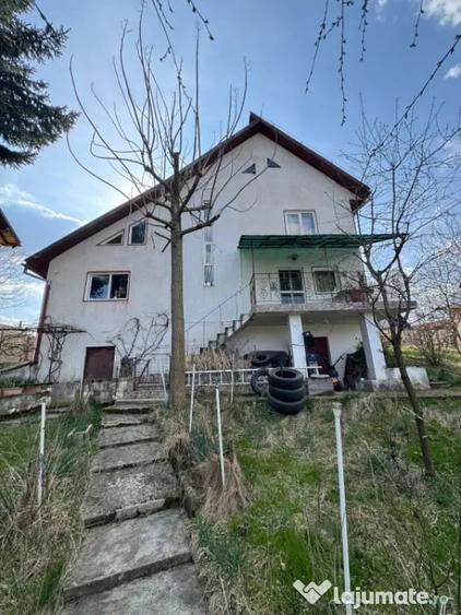 Casă cu 3 camere cu Teren 3300 Mp în Coltău