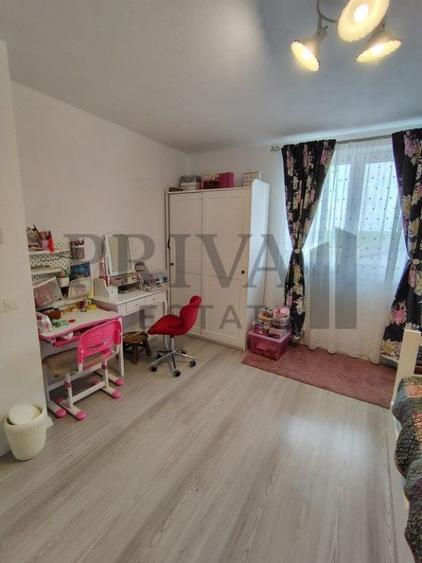 Casă individuală cu 4 camere cu Canalizare în Giroc