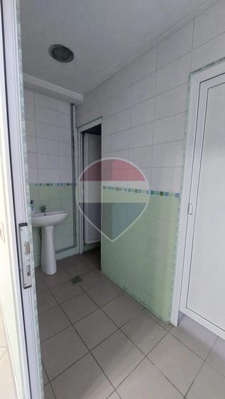 Spațiu comercial, de 880 mp, în Muntenii de Jos