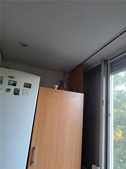 Apartament cu 3 camere decomandat în Lipovei