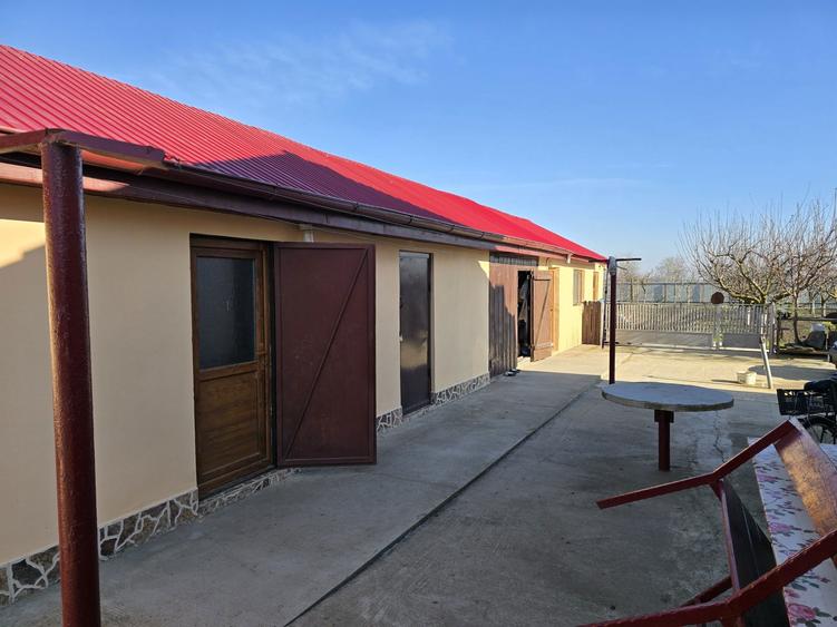 Casă cu 2 camere în Valea Ciorii