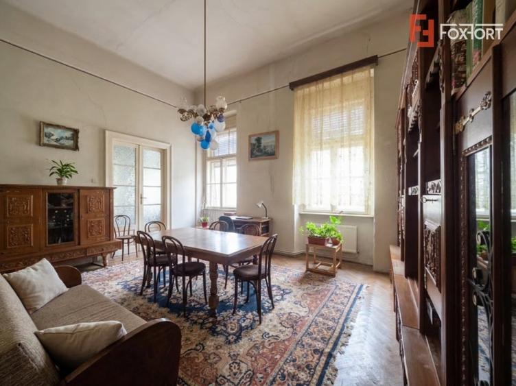 Apartament cu 4 camere circular, mobilat în Central