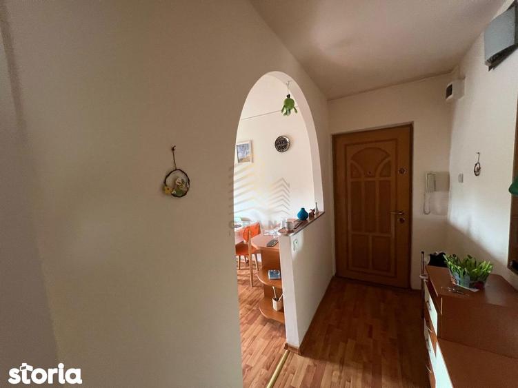 Apartament cu 2 camere decomandat în Central