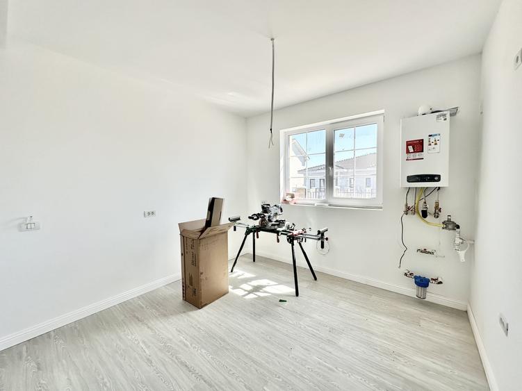 Duplex cu 4 camere cu Canalizare în Moșnița Veche