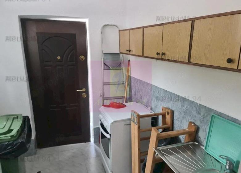 Casă cu 6 camere cu Teren 340 Mp în Cumpătu