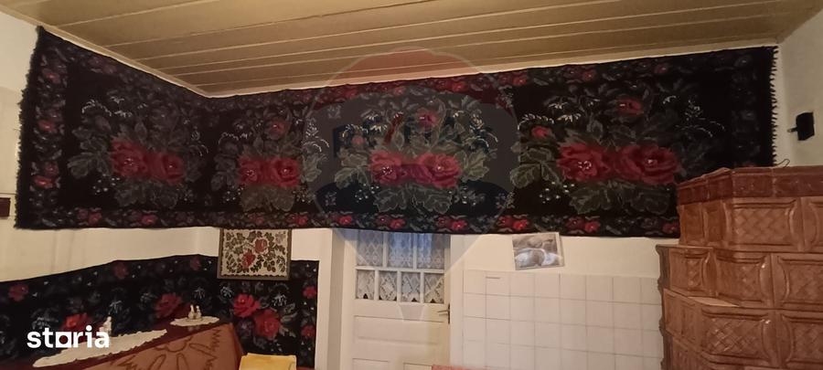 Casă cu 4 camere cu Teren 3409 Mp în Șcheia