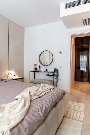 Apartament cu 3 camere semidecomandat, mobilat în Pipera
