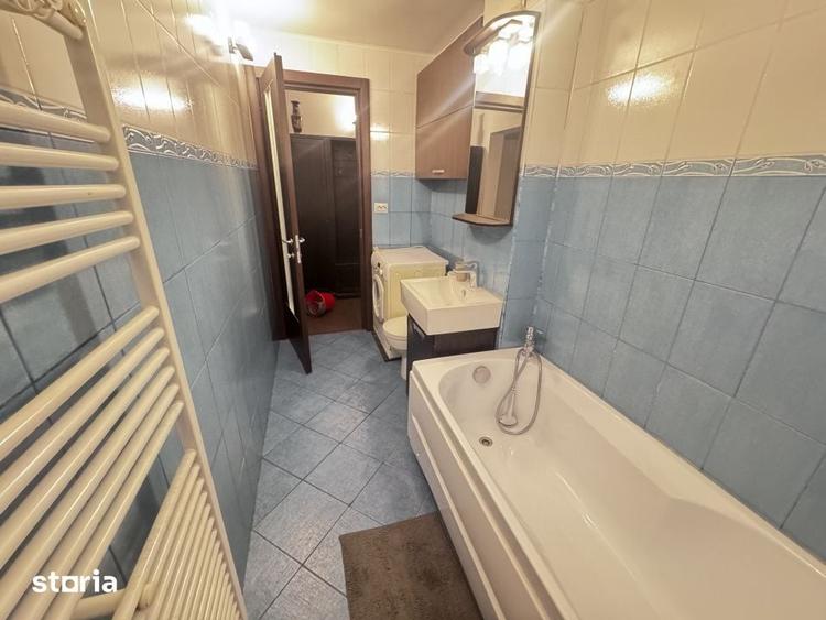 Apartament cu 3 camere decomandat în Cornișa