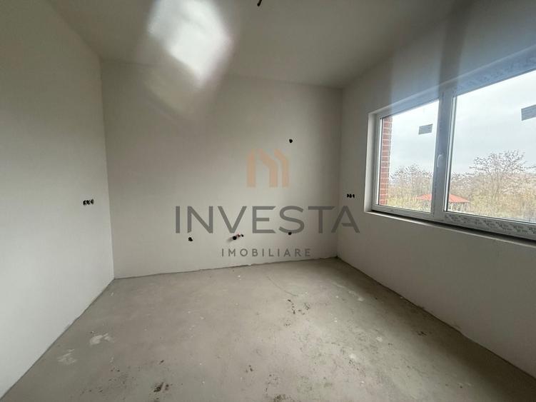 Duplex cu 6 camere cu Canalizare în Borhanci