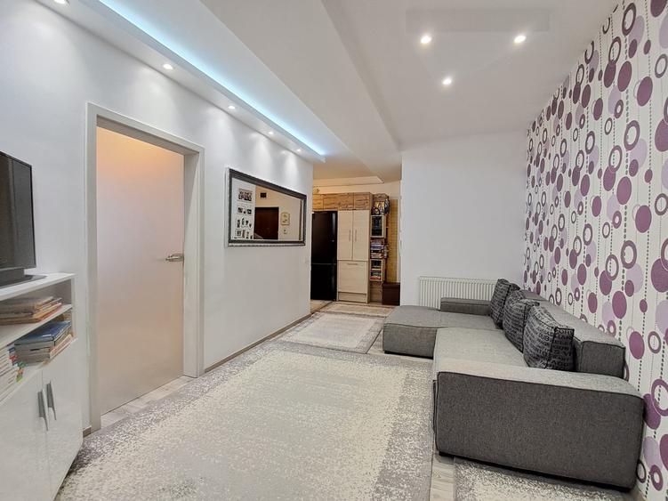 Apartament cu 3 camere semidecomandat în Florești — fotografia 1