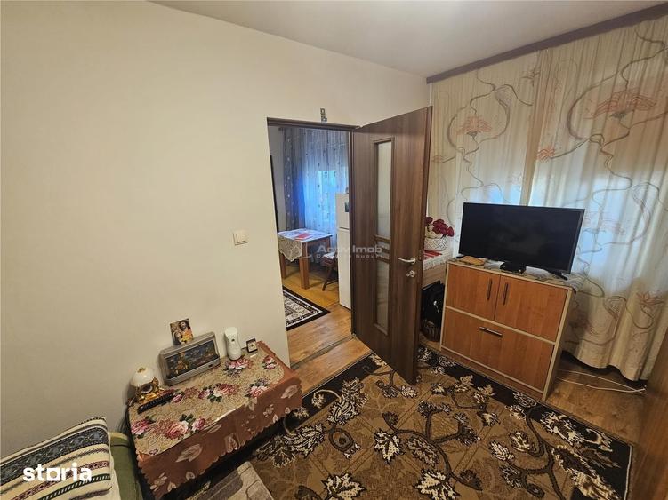 Resita, 2 Cam. Mobilat+Utilat, Et. 1, Micro 2 - 3