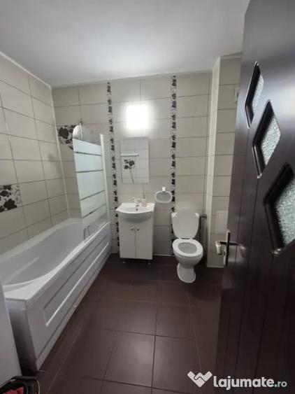 Inchiriere apartament 2 camere, 50 mp , Zona Florilor Flores - 1
