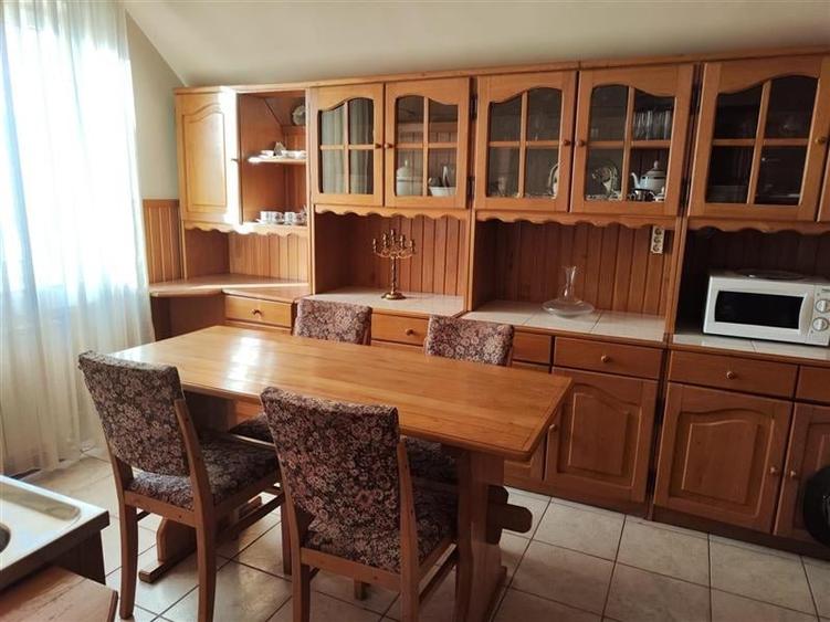 Casă individuală cu 8 camere cu Garaj în Gara Mare