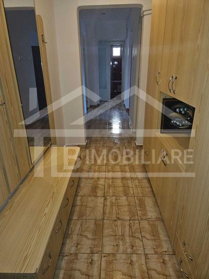 Apartament cu 3 camere decomandat în Cornișa