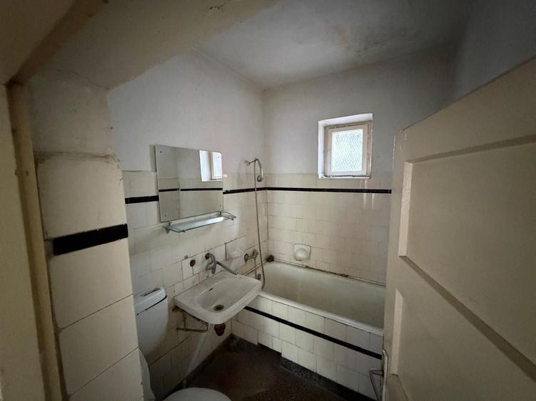 Casă individuală cu 5 camere cu Canalizare în Gruia