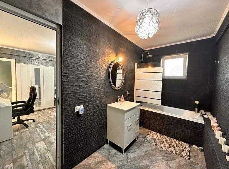 Casă cu 6 camere cu Teren 1412 Mp în Palazu Mare