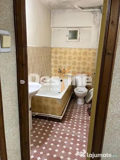 Apartament cu 3 camere decomandat în Central