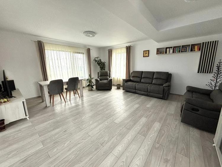 Casă cu 3 camere cu Teren 1000 Mp în Săcueni