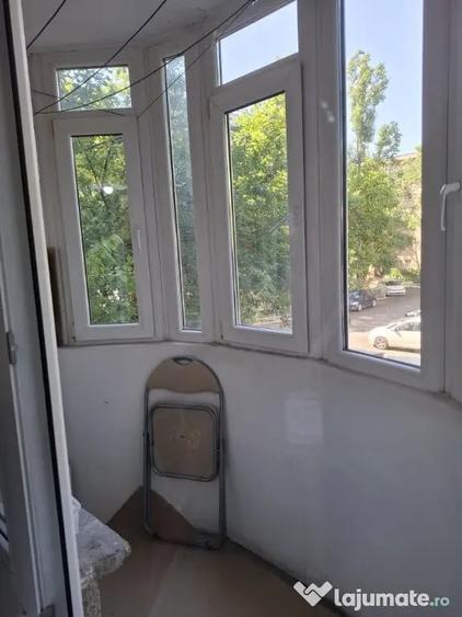 Garsonieră decomandată în Vitan