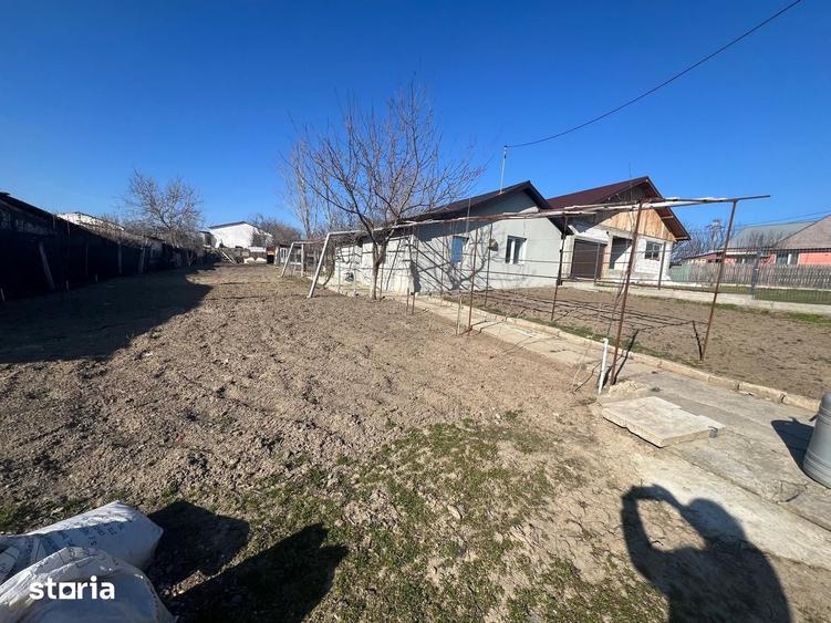 Casă cu 2 camere decomandat cu Teren 1000 Mp în Braniștea