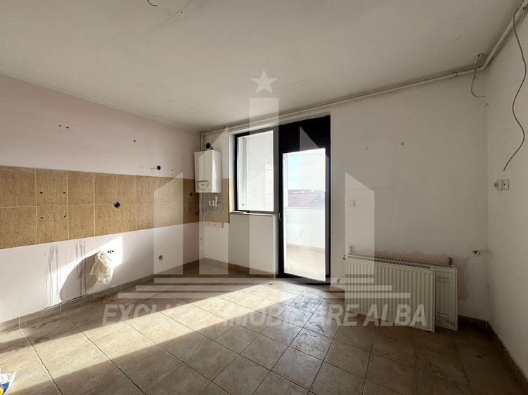 Apartament cu 5 camere decomandat în Cetate