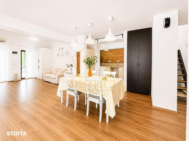 Casă cu 8 camere cu Teren 1360 Mp în Sud