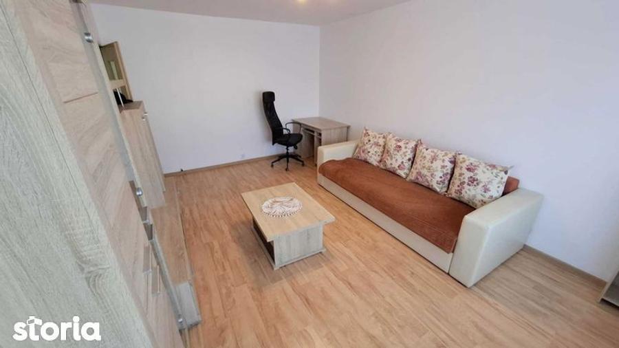 Apartament cu 2 camere decomandat în Nicolina