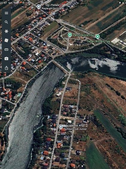 Teren Construcții intravilan de 953 mp, în Est