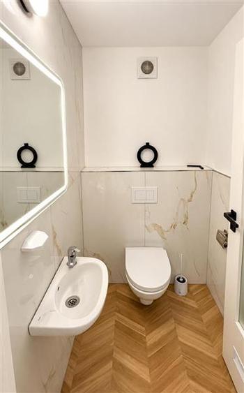 Spațiu comercial, de 82 mp, în Central