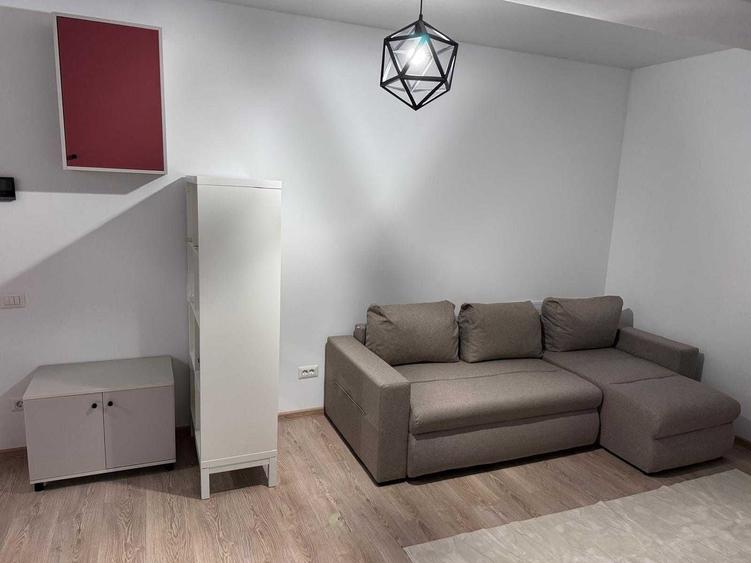Apartament cu 3 camere în Berceni