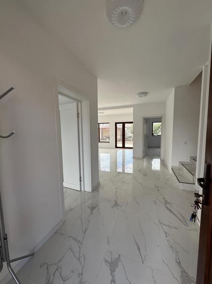 Casă individuală cu 5 camere cu Teren 509 Mp în Ghiroda