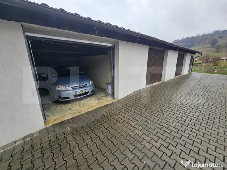Casă cu 5 camere cu Teren 4381 Mp în Central