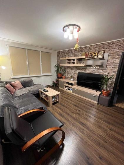 Apartament cu 3 camere semidecomandat în Drumul Taberei — fotografia 1