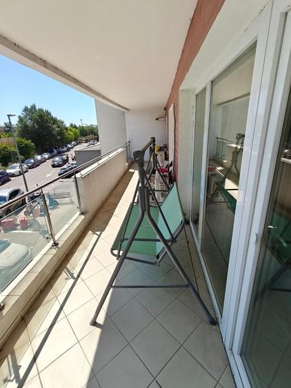 Apartament cu 3 camere decomandat în Pajura