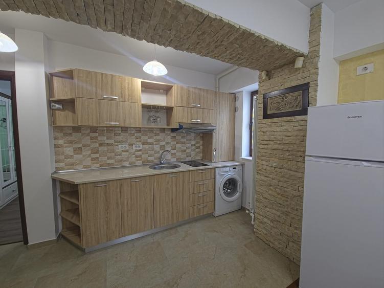 Apartament cu 2 camere semidecomandat în Central