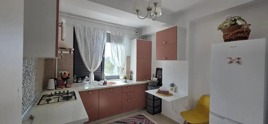 Apartament cu 2 camere decomandat, mobilat în Vest