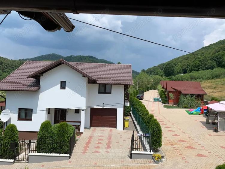 Casă cu 4 camere cu Teren 550 Mp în Central