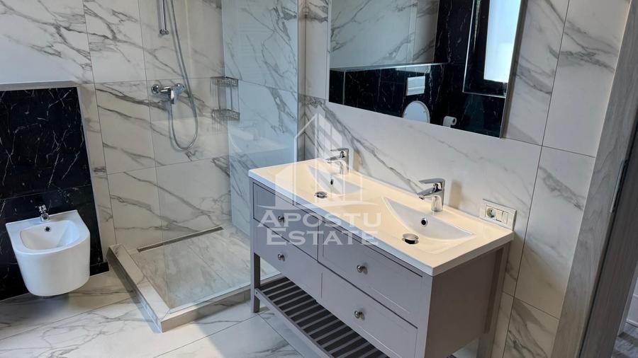 Duplex cu 5 camere cu Canalizare în Dumbrăvița